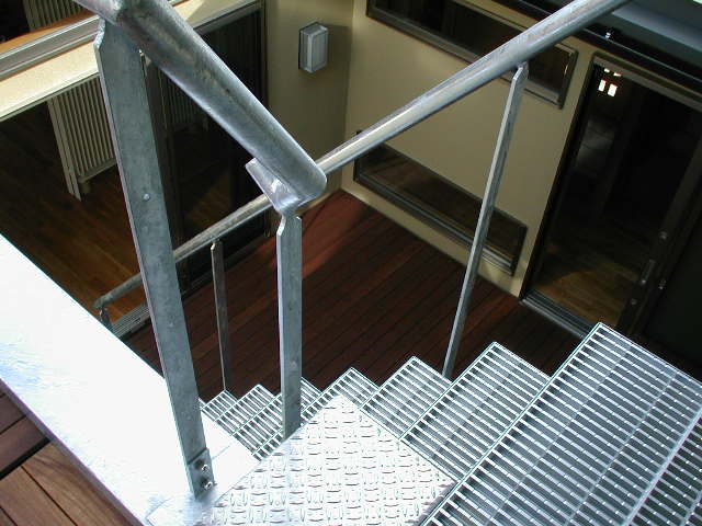 Suizenji_steelstairs_Suetake